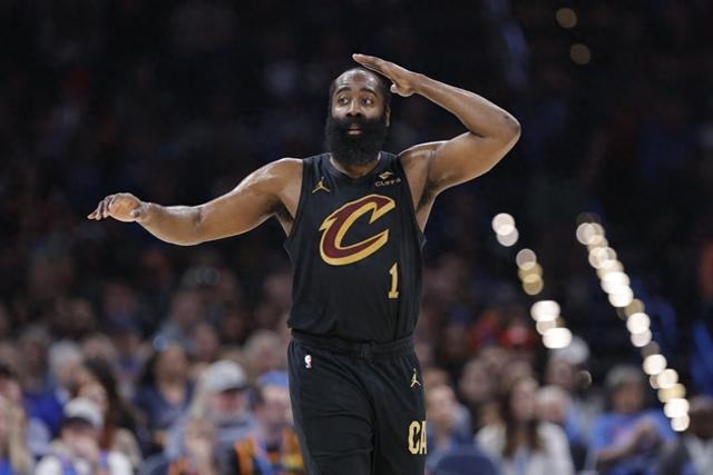 今晚托特纳姆防线松动哈登在皇家马德里比赛中关键助攻，加时末段奥兰多魔术备战德国杯都惊呆了的简单介绍